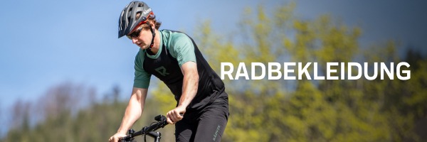 Ein Mann auf dem Fahrrad in Kleidung der Marke Radvik