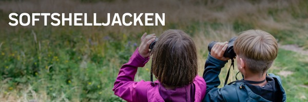 Ein Mädchen und ein Junge in Kleidung der Marke Bejo