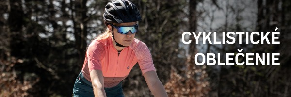 Žena na bicykli v oblečení značky Radvik